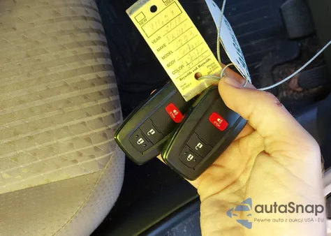 2018 Toyota Prius Two from USA, damaged, VIN JTDKBRFUXJ3062023